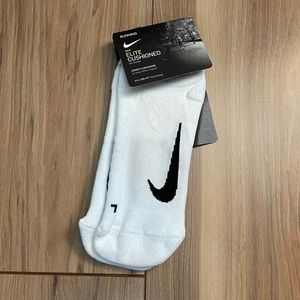 Nike Running Elite Cushioned No Show Socks